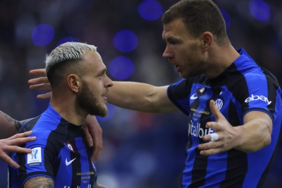 Dzeko Inspires Inter To Convincing Super Cup Triumph Over Ac Milan