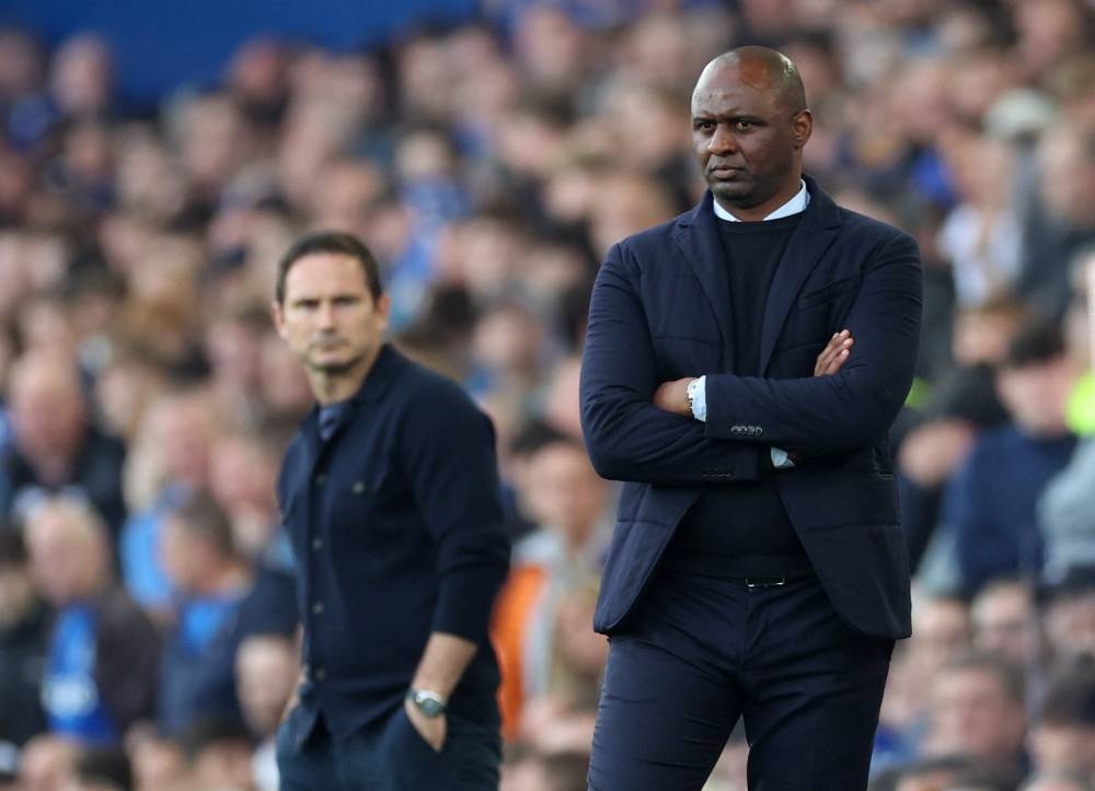 Palace manager Vieira in altercation with fan after loss at Everton