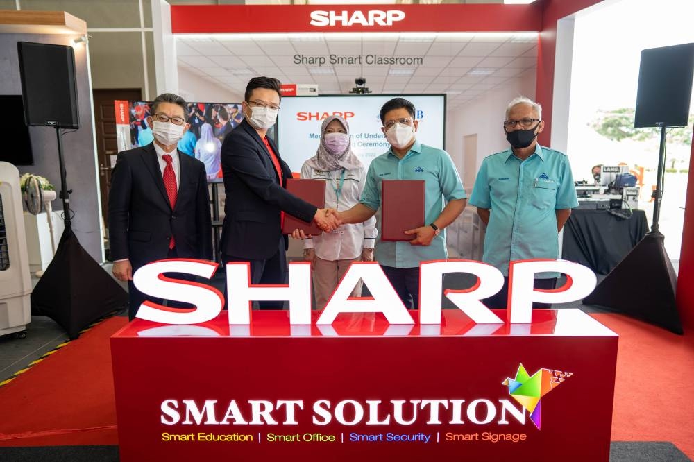 Sharp Malaysia launches smart classroom training programme to support teachers with digital learning in schools