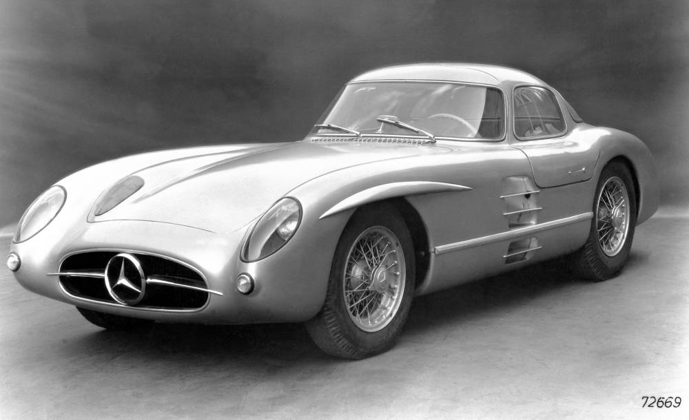 Vintage Mercedes fetches record €135m at auction