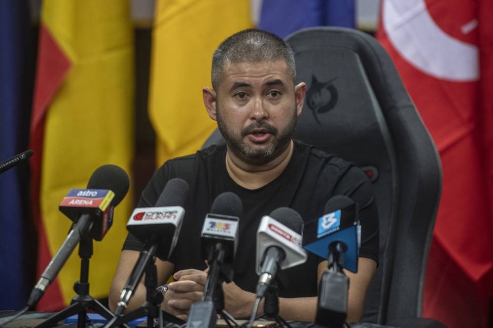 Tunku Mahkota of Johor Tunku Ismail Sultan Ibrahim speaks at a press conference in Kuala Lumpur March 19, 2022. — Bernama pic 