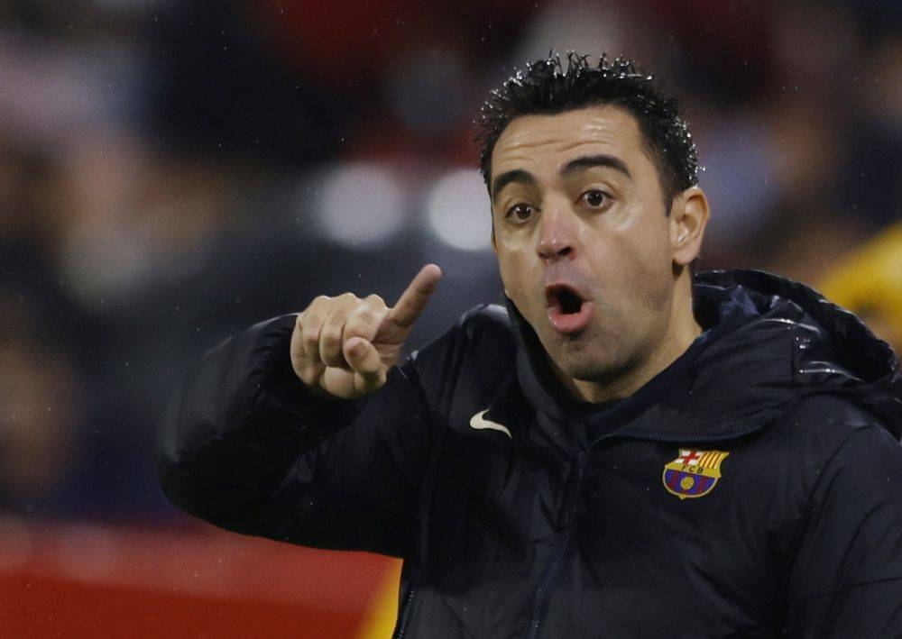 Xavi says Barcelona need rebuild but silent on Lewandowski