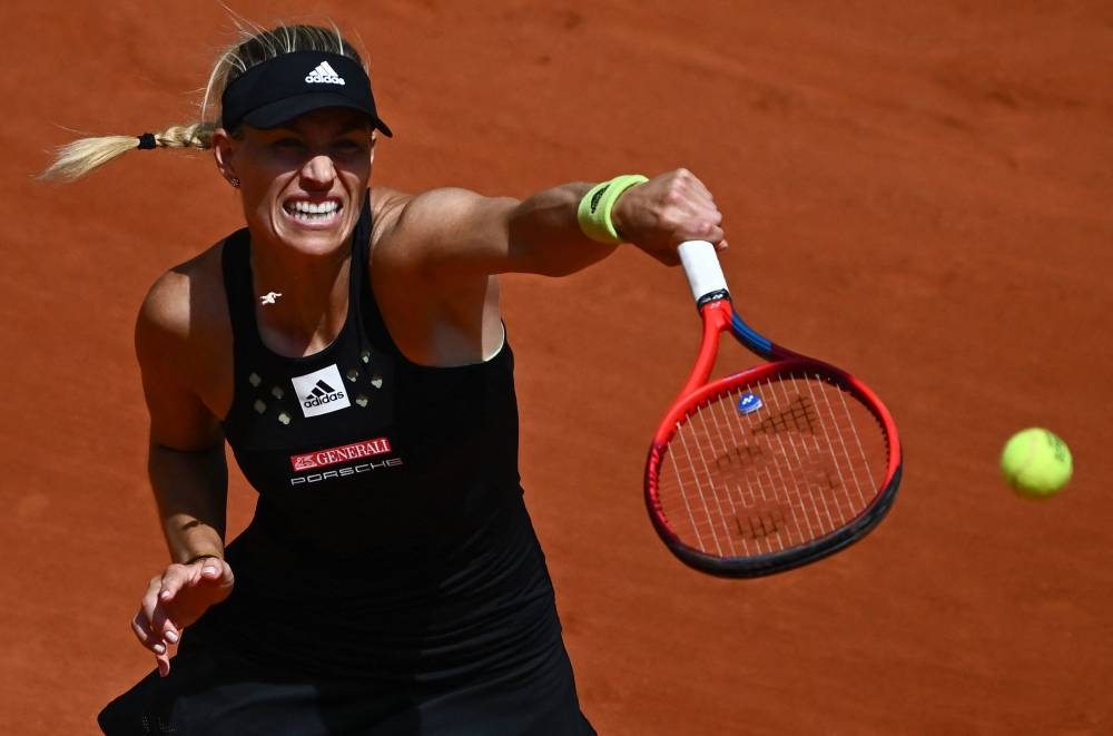 Kerber, Azarenka win at French Open as Djokovic, Nadal eye third round