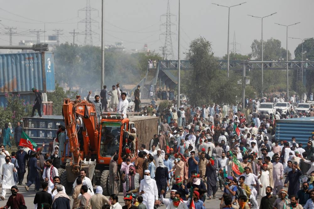 Ousted PM Khan leads protest march to Pakistan capital