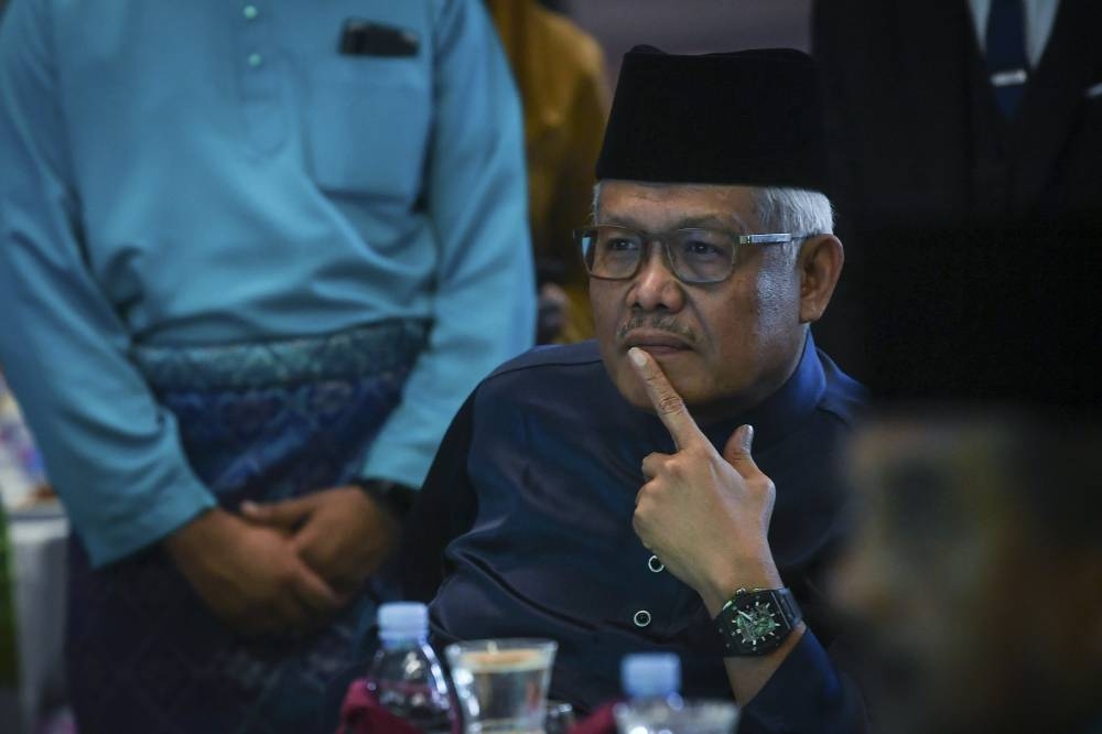 Another source told Malay Mail that the leading contender for the deputy prime minister’s post would be Datuk Seri Hamzah Zainudin, who is the secretary-general for Bersatu. — Bernama pic 