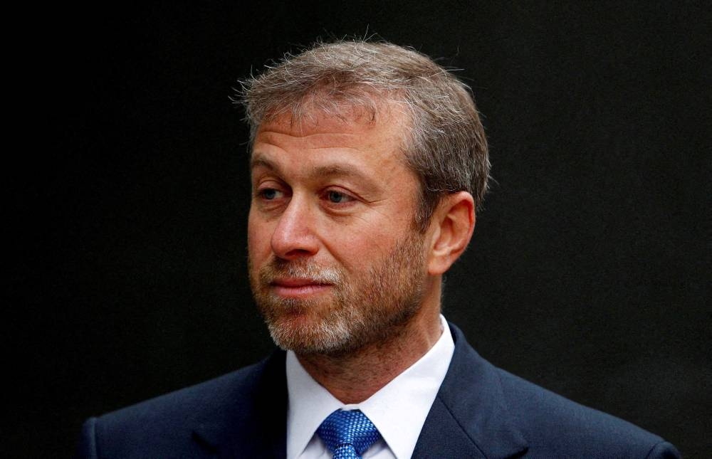 Portugal gives sanctioned citizen Abramovich green light to sell Chelsea