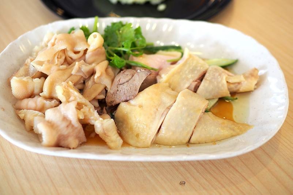 PJ's Kee Kee Bentong Chicken Rice opens second outlet in Taman Bukit Mayang Emas, closes at 5pm