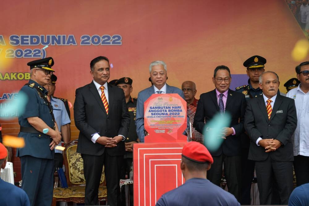 Reezal Merican (second from left) said Prime Minister Datuk Seri Ismail Sabri Yaakob is a consultative person, especially on the appointment of a Cabinet minister. — Bernama pic