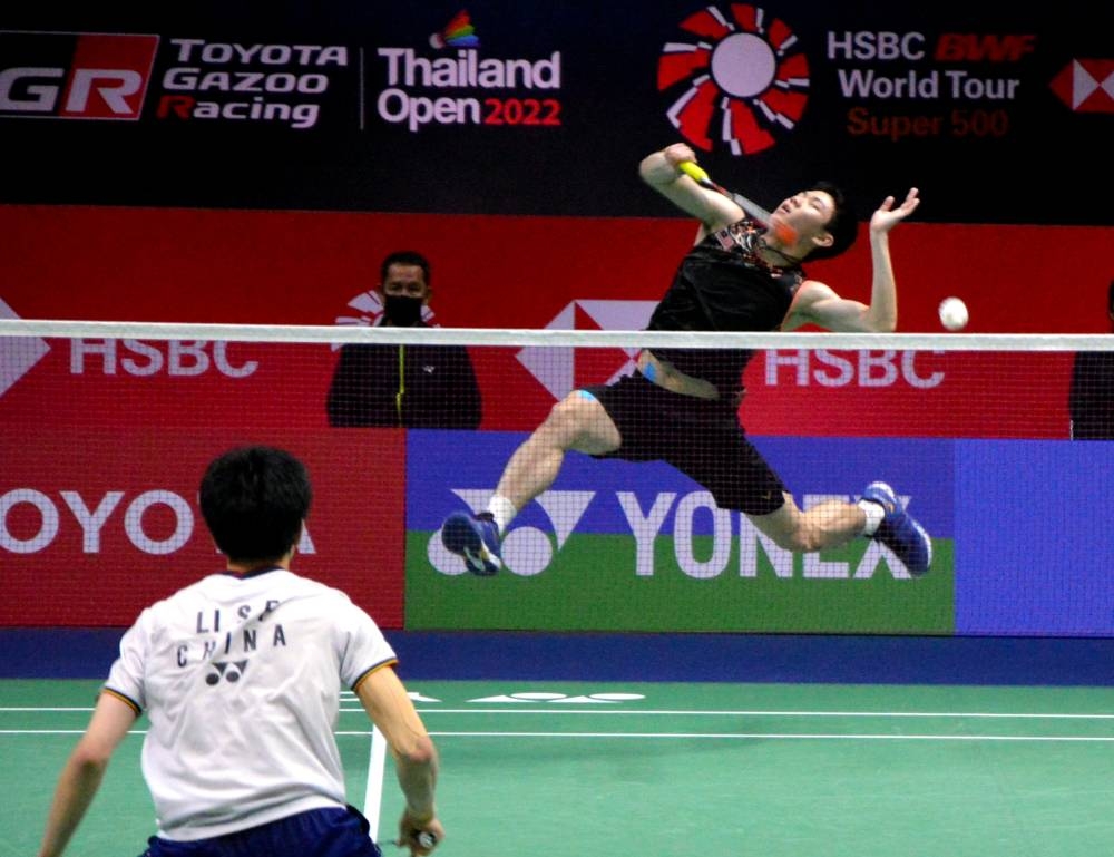 Keep your feet on the ground, former national champion Roslin Hashim tells Zii Jia 