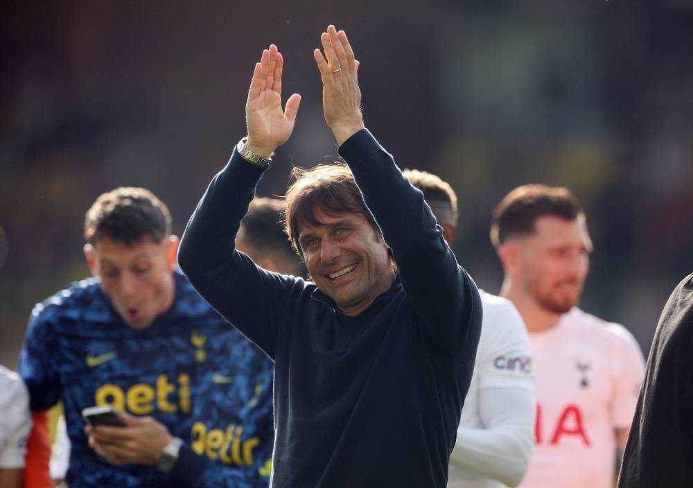 Reports: Conte happy to stay at Spurs after hearing spending plans