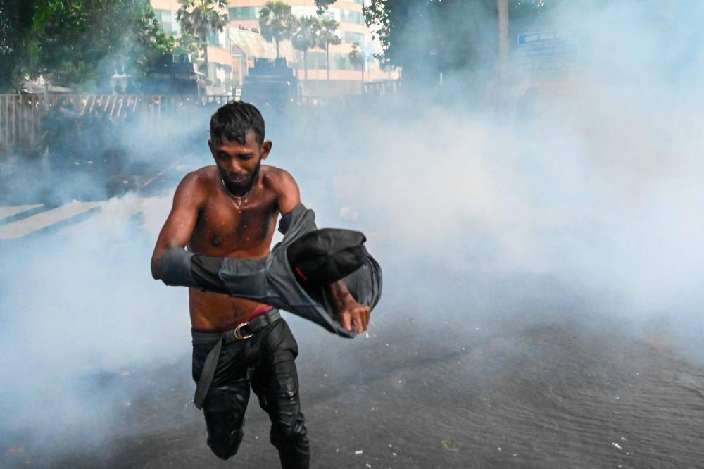 Sri Lanka police tear-gas students in fresh clashes