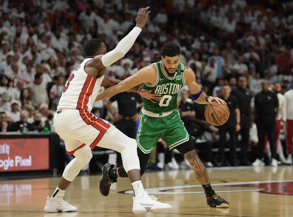 Celtics beat Heat, advance to face Warriors in NBA Finals