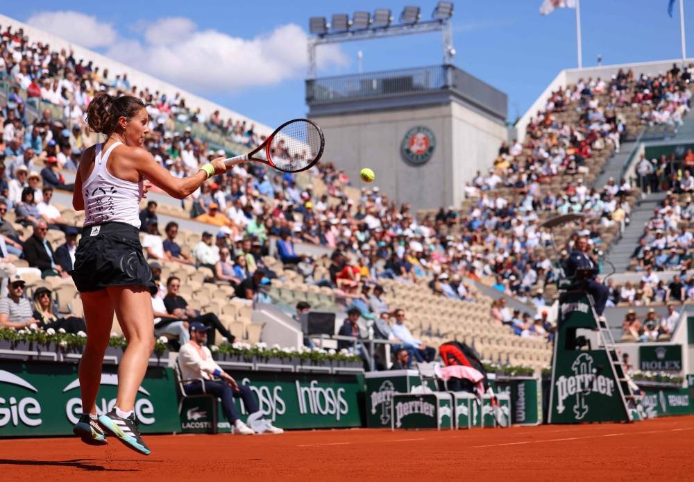 Russian Kasatkina reaches second French Open quarter-final