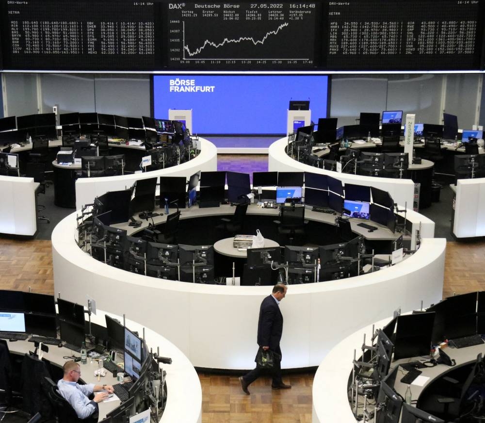 European shares slip as weak economic data heightens growth worries