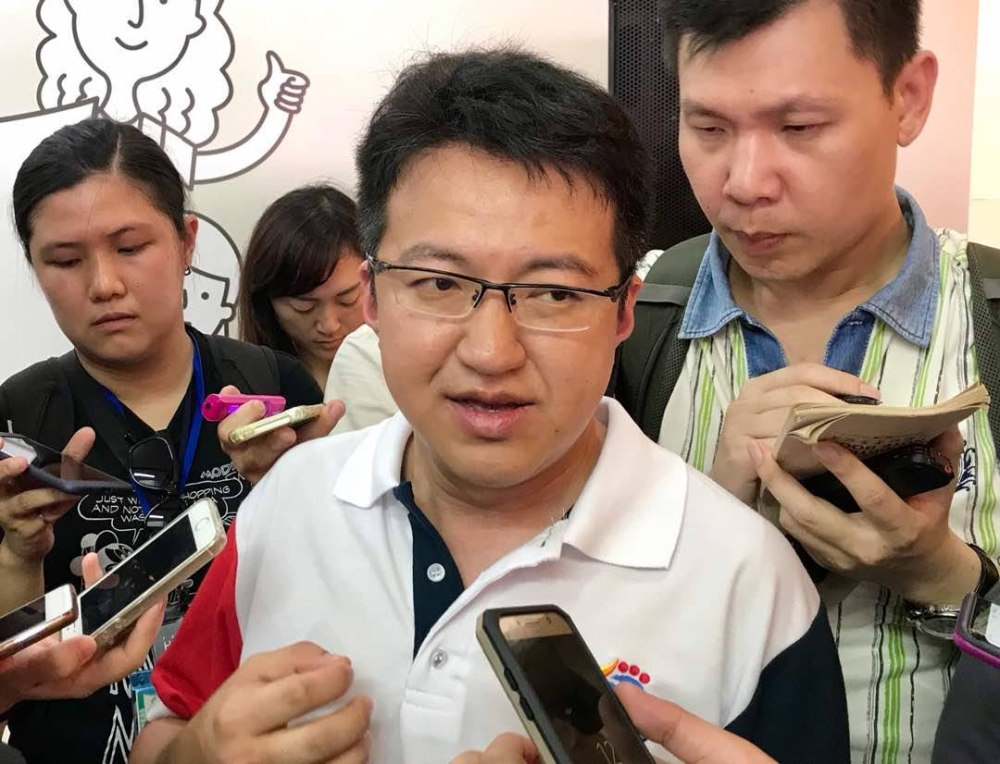 DAP deputy secretary-general Liew Chin Tong, who is also Perling assemblyman, called GST ‘the wrong cure for the wrong problem,’ saying that the economic situation of Malaysian households isn’t doing well enough to pay a flat rate consumption tax. — Picture by Ben Tan 