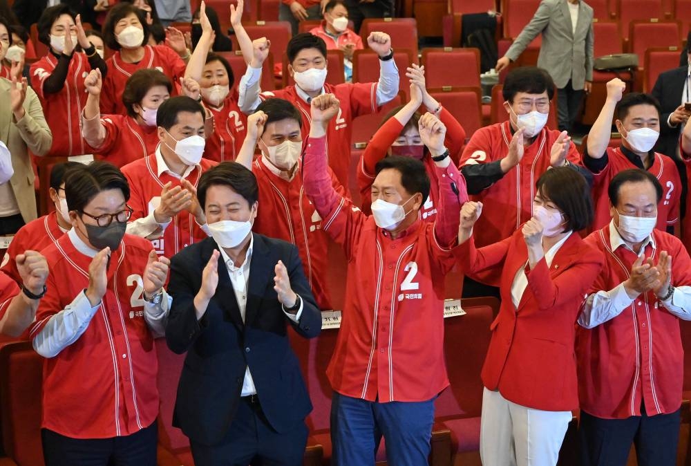 South Korean ruling party wins landslide in local elections