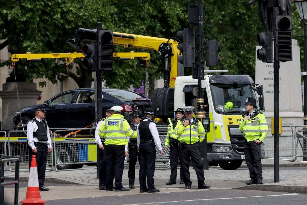 UK police briefly evacuate London’s Trafalgar Square over suspect car