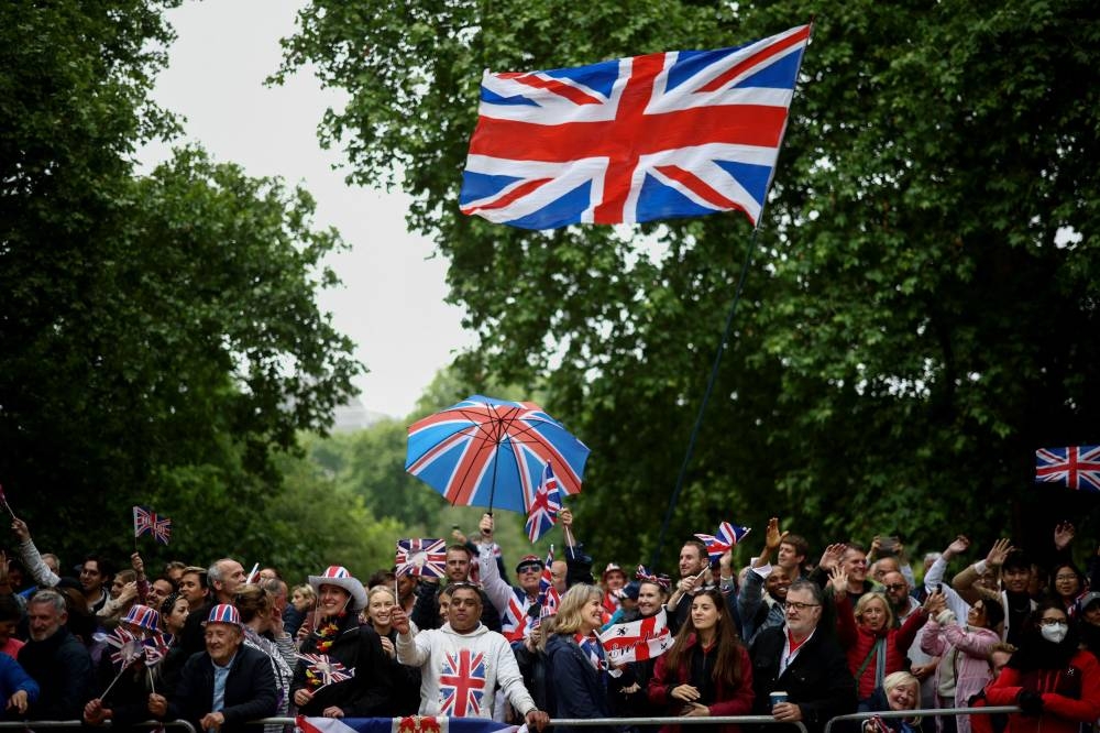 Queen Elizabeth’s Jubilee celebrations end with pageant through London