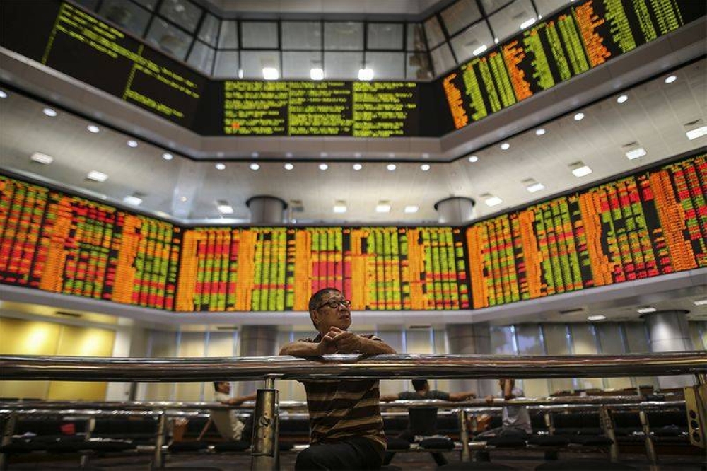 On the broader market, however, gainers led losers 152 to 133, while 258 counters were unchanged, 1,712 untraded and nine others suspended. — Picture by Azneal Ishak