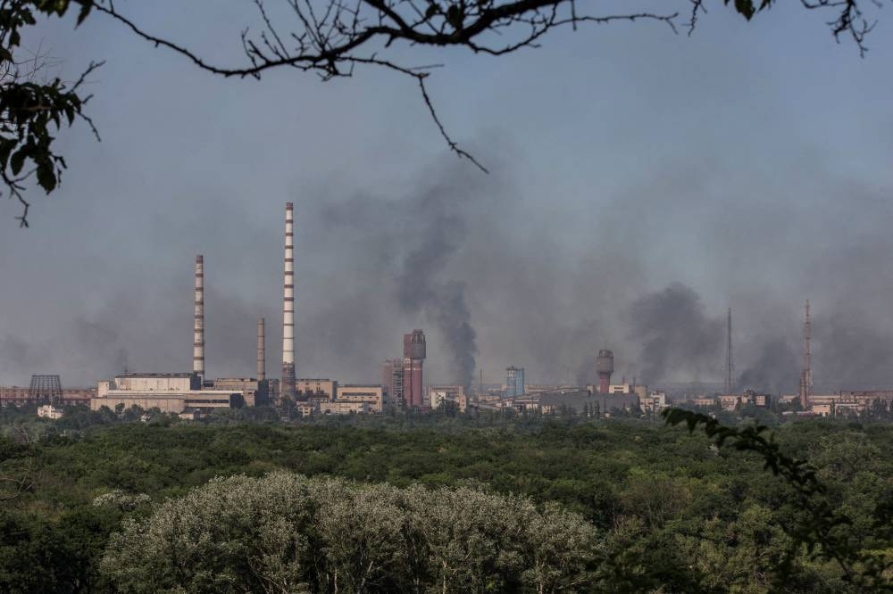 Ukraine says it remains in control of Sievierodonetsk plant sheltering hundreds