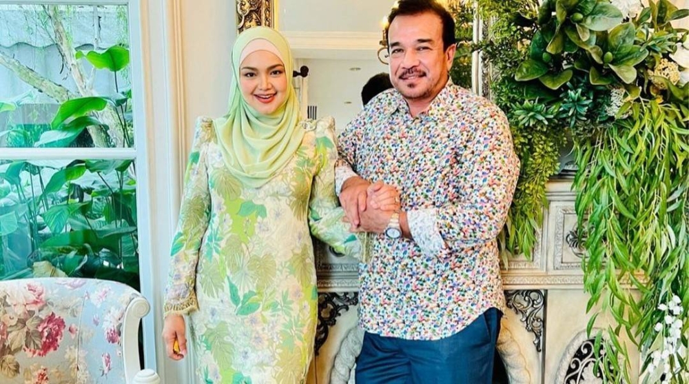 Siti Nurhaliza chided unethical online sellers using images of her and husband Datuk K to hawk their products. — Picture via Instagram/ ctdk