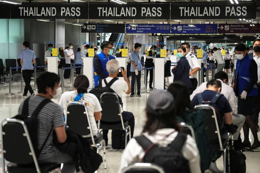 Thailand eases entry rules for tourists, scraps mask policy