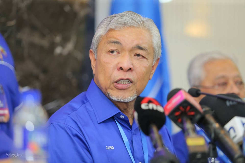 Zahid claims meetings with Dr Mahathir were to resolve national political issues, not discuss criminal cases against him