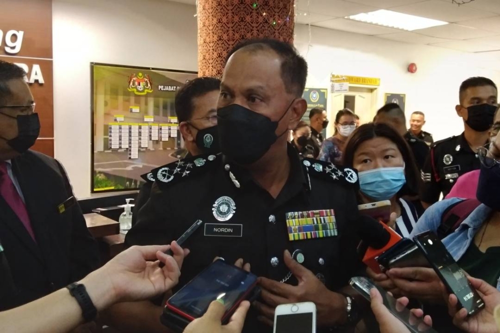 Malaysia’s Prisons Commissioner General Datuk Nordin Muhamad speaks to the media in Kuching. ― Borneo Post pic