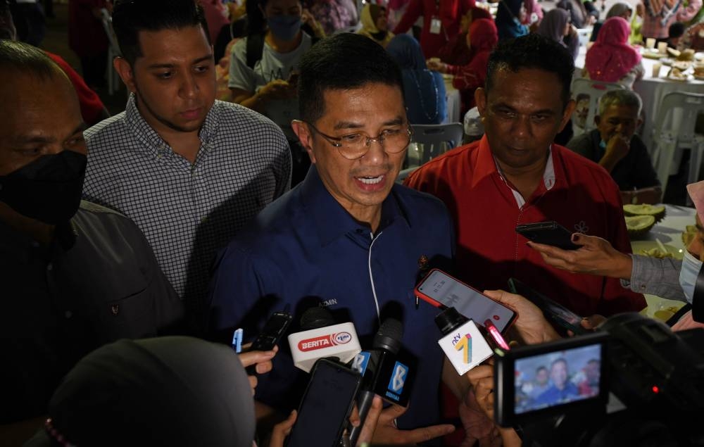 Don’t compare me with Zuraida, says Azmin as he denies rejoining PKR