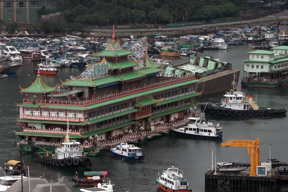 Hong Kong floating restaurant sinks in South China Sea