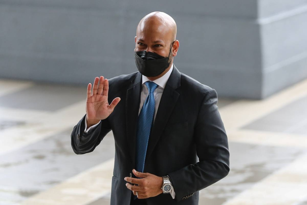 Former 1MDB CEO Arul Kanda Kandasamy arrives at the Kuala Lumpur High Court June 24, 2022. — Picture by Yusof Mat Isa