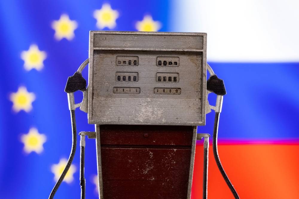 EU expects more Russian gas cuts, readies plan to curb demand