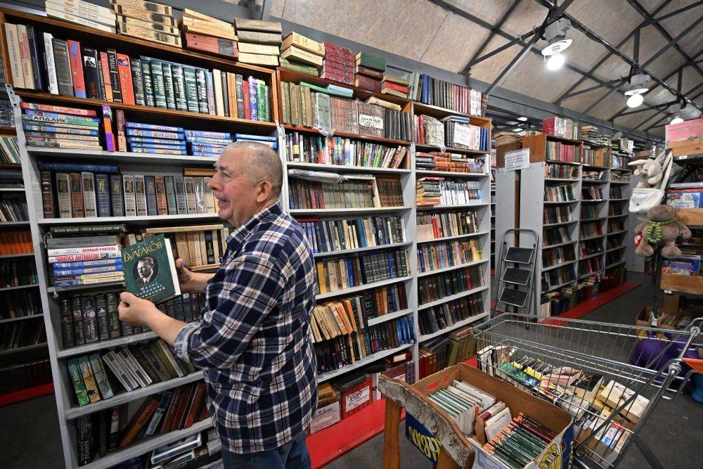 Kyiv’s plans to ban works in Russian divide book lovers