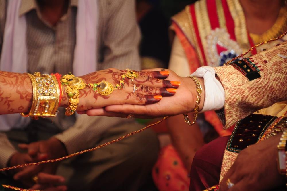 Bride in India gets unique wedding gift ― a wax statue of late father