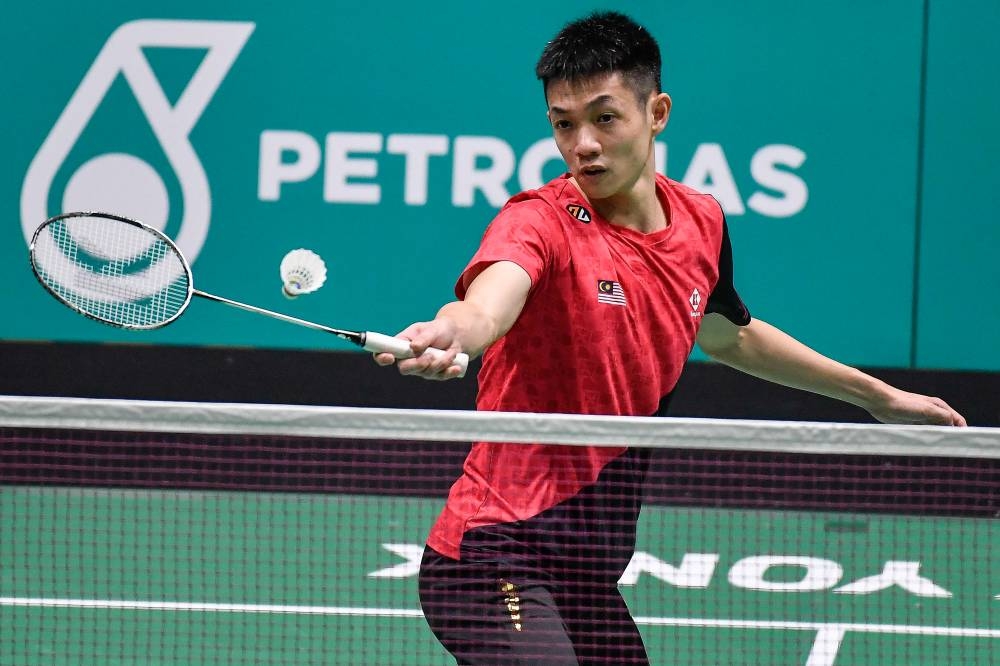 Veteran singles shuttler Liew Daren in action against Indian player Prannoy HS during the Petronas Malaysian Open 2022 at Axiata Arena Bukit Jalil, June 28, 2022. — Bernama pic 