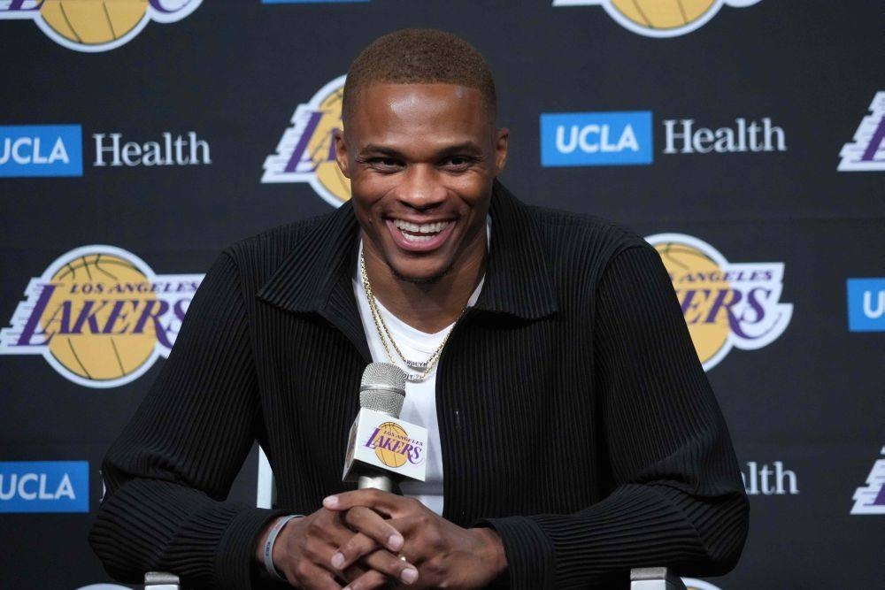 Report: Westbrook opts into US$47m NBA deal with Lakers