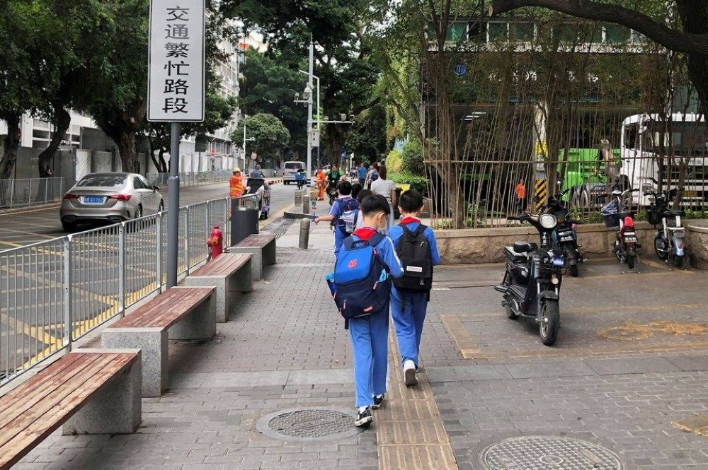 Father in China breaks down after son he coached for a year only got six out of 100 marks in Math test