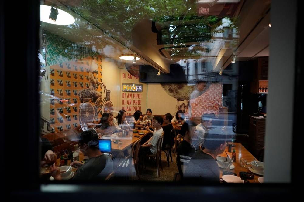 Widespread relief for Shanghai's restaurant sector as dine-in resumes