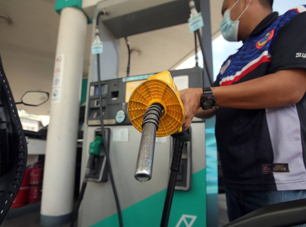 In a statement, the Finance Ministry said based on the Automatic Pricing Mechanism formula, RON97 and RON95 will remain at RM4.84 per litre and RM2.05 per litre respectively, while diesel at RM2.15 per litre. — Picture by Farhan Najib 