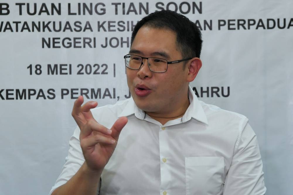 Johor health and unity committee chairman Ling Tian Soon said a total of 7,967 cases of hand, foot and mouth disease (HFMD) were reported in Johor from January 1 until yesterday. — Bernama pic