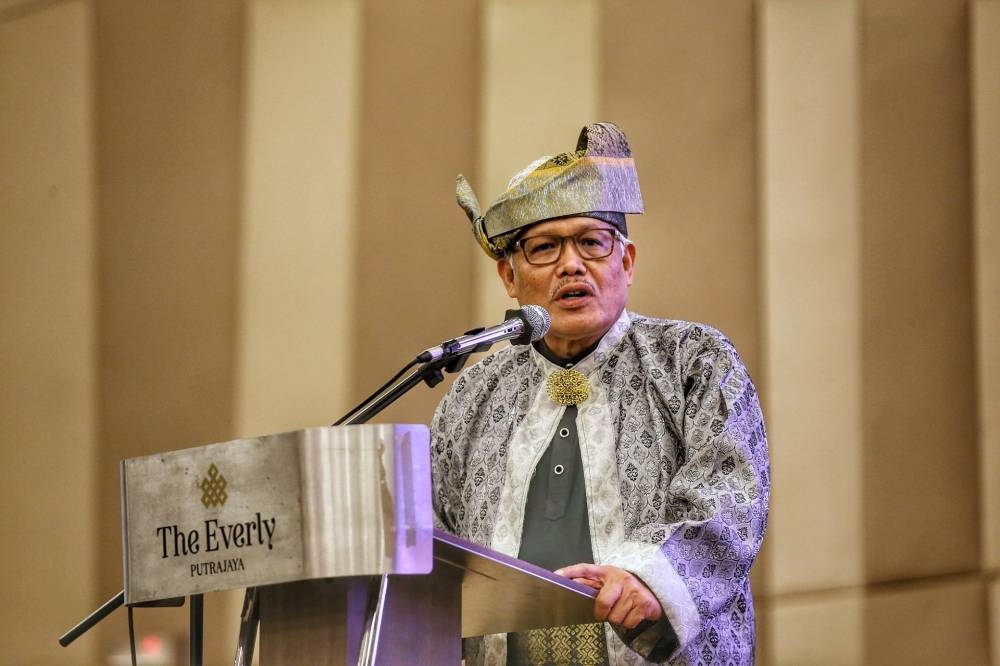 Datuk Seri Hamzah Zainuddin delivers a speech during 'Majlis Silaturahim Pendekar' at the Everly Hotel in Putrajaya July 17, 2022. — Picture by Ahmad Zamzahuri