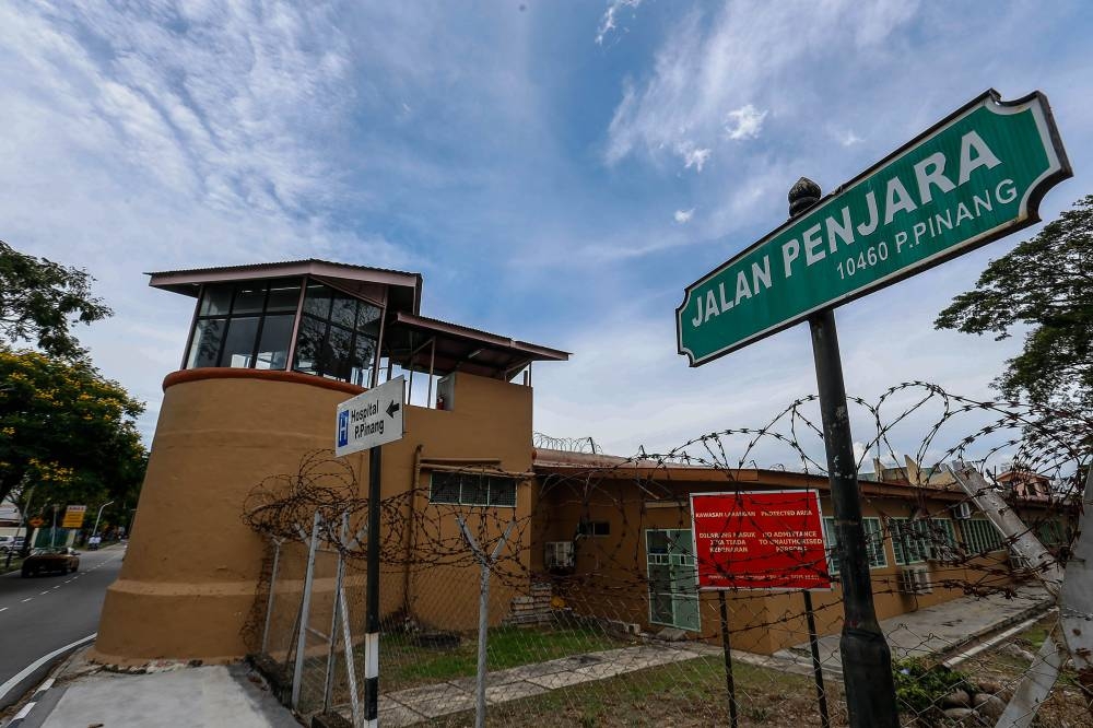 The provisions in Act 461 should be strengthened to give a second chance to offenders by serving their sentences and rehabilitation outside prison, said Deputy Home Minister Datuk Seri Ismail Mohamed Said. — Picture by Sayuti Zainudin