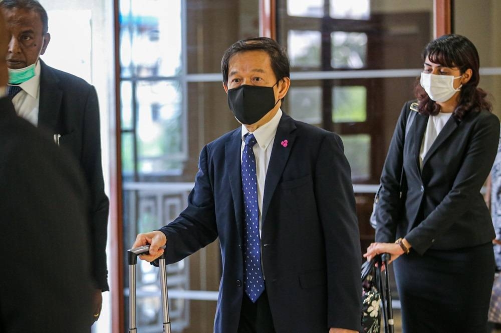 Hisyam Teh Poh Teik (centre) from the law firm Hisyam Teh would be Datuk Seri Najib Razak’s new lead defence lawyer for the SRC case. ― File picture by Hari Anggara