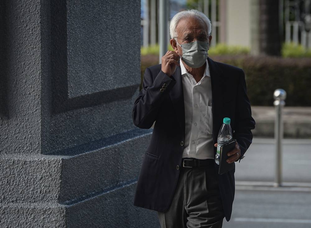 Former Felda chairman Tan Sri Shahrir Ab Samad at the Kuala Lumpur Court Complex, July 28, 2022. — Bernama pic 