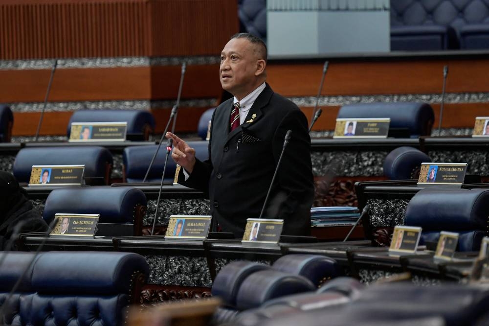 Datuk Seri Mohamed Nazri Abdul Aziz addresses members of Parliament in Kuala Lumpur July 27, 2022. — Bernama pic 