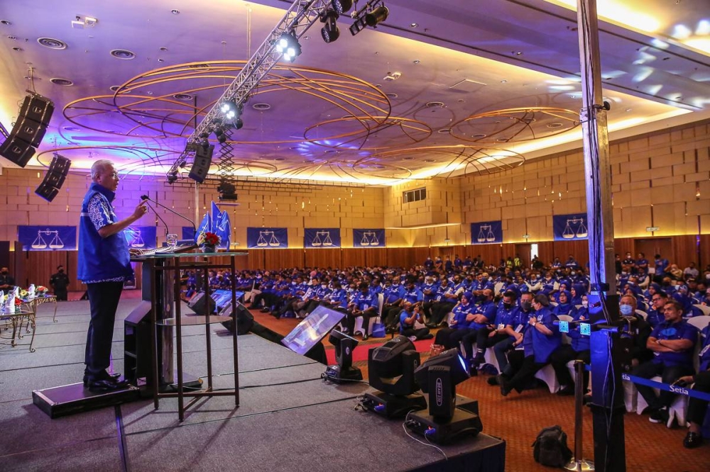 Prime Minister Datuk Seri Ismail Sabri Yaakob delivers his speech during the Selangor Barisan Nasional Convention opening ceremony at the Setia City Convention Centre in Shah Alam July 31, 2022. — Picture by Yusof Mat Isa