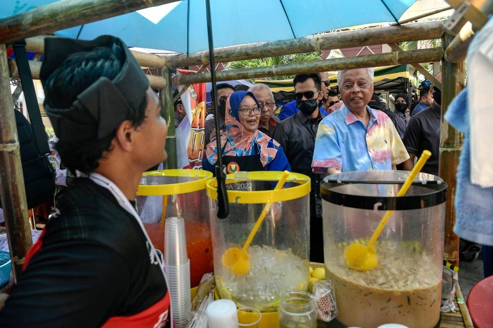 Prime Minister Datuk Seri Ismail Sabri Yaakob visiting the Malaysia Agriculture, Horticulture and Agrotourism Exhibition Maha 2022 at the Malaysia Agricultural Expo Park (MAEPS) in Serdang, August 13, 2022. — Bernama pic