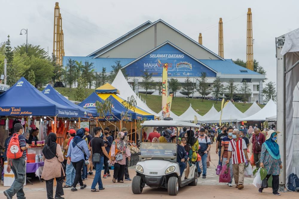 People are seen visiting the Malaysia Agriculture, Horticulture & Agrotourism (Maha) 2022 in MAEPS, Serdang, August 5, 2022. — Picture by Shafwan Zaidon