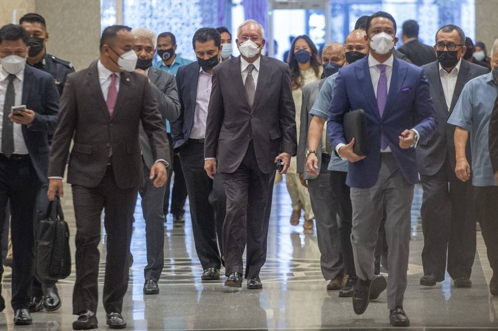 Datuk Seri Najib Razak arrives at the Palace of Justice in Putrajaya August 18, 2022. — Picture by Shafwan Zaidon