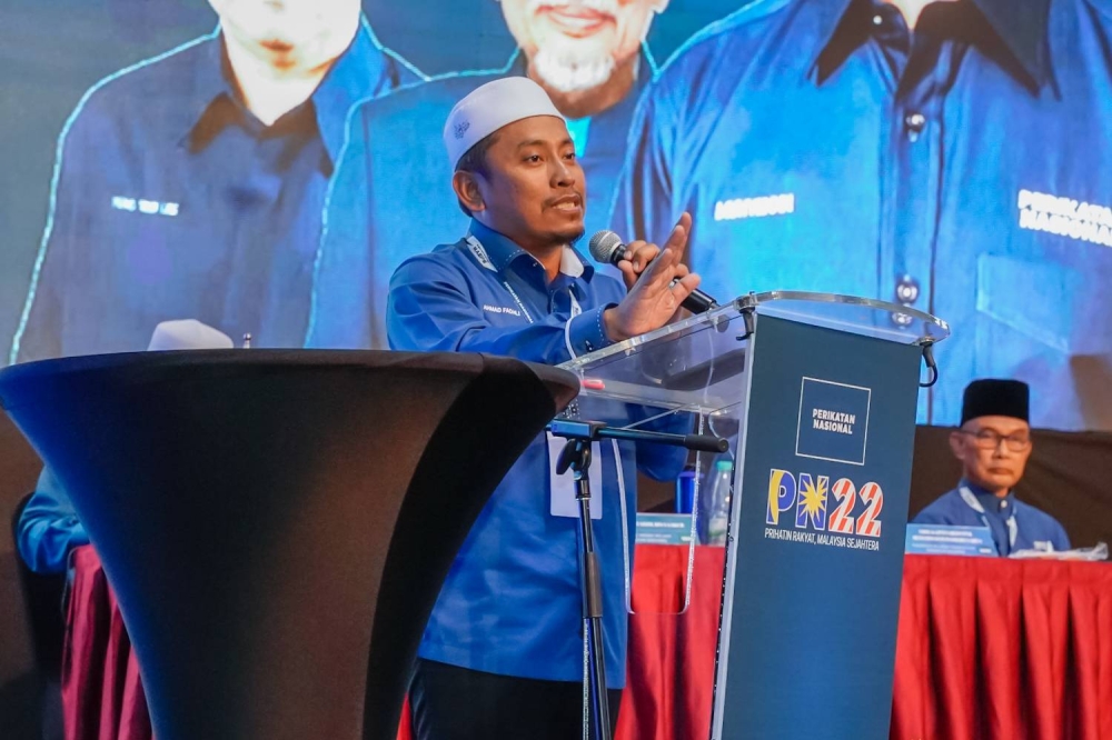 Perikatan Nasional (PN) Youth chief Ahmad Fadhli Shaari speaks during the Perikatan National Convention 2022 at Malaysia Agro Exposition Park (MAEPS), Serdang, August 27, 2022. — Picture by Devan Manuel